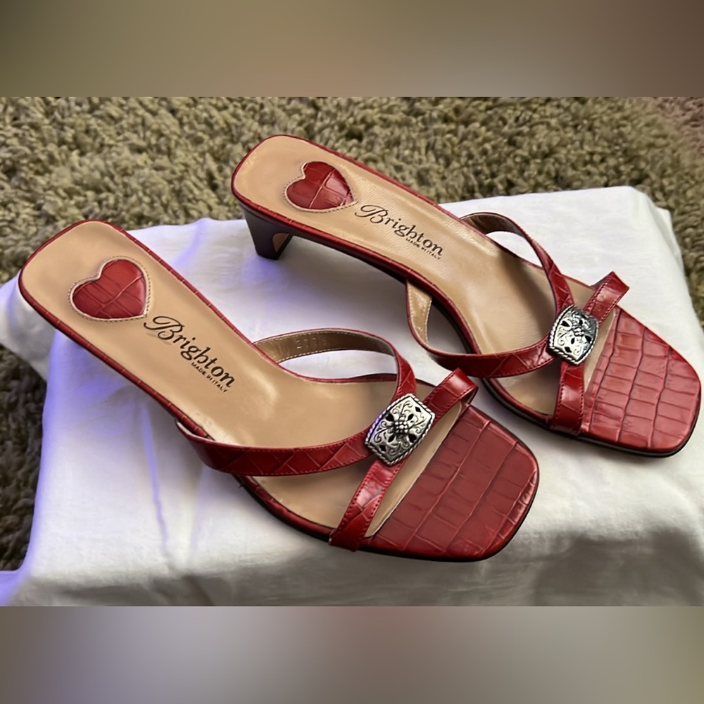 Kitten slip on Heels size 6